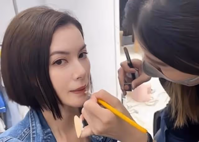 香港知名女星全面復出,未婚產女當單親媽媽多年,遭前男友家暴