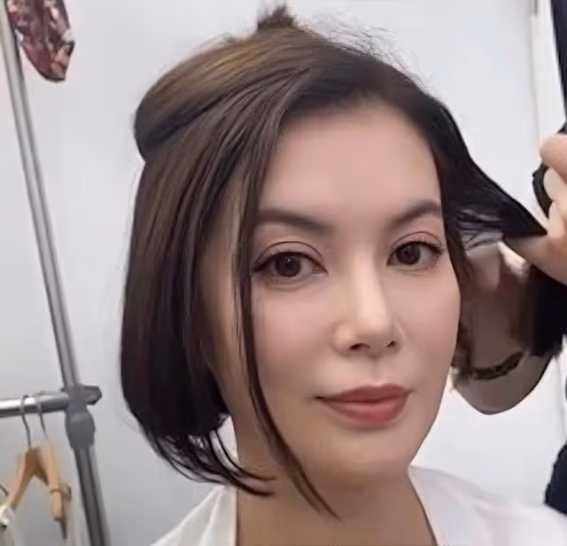 香港知名女星全面復出,未婚產女當單親媽媽多年,遭前男友家暴
