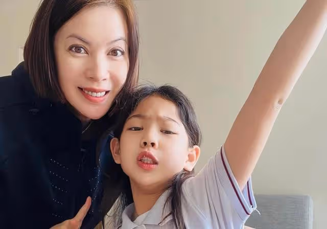 香港知名女星全面復出,未婚產女當單親媽媽多年,遭前男友家暴