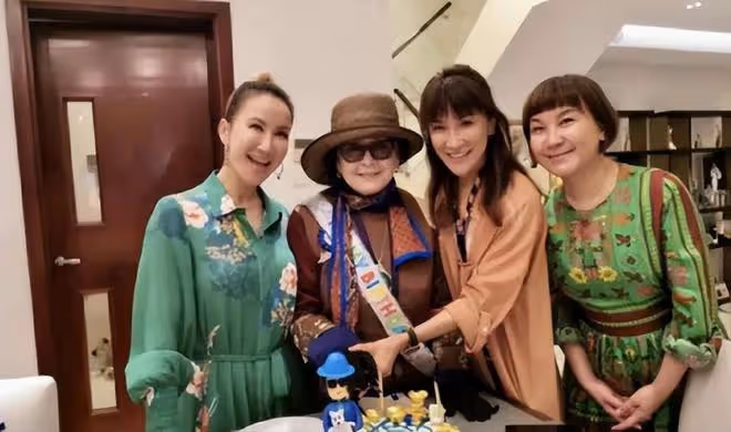 李玟二姐設宴答謝歌迷:每人送禮金紅包,李玟媽媽感謝大家