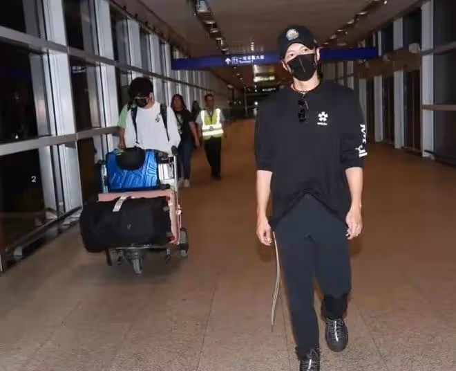 謝霆鋒國外與女子親密,狠心讓兒子搬運行李,自己卻兩手空空耍帥