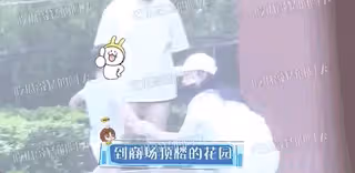 復合無望?趙麗穎帶兒子玩耍再被拍,送兒子回馮紹峰家後獨自回家