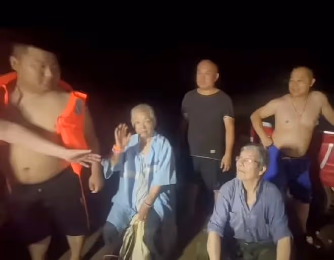老戲骨謝寧終於獲救了!特地開了場直播,告訴大家已到達安全地方