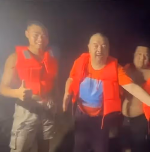 老戲骨謝寧終於獲救了!特地開了場直播,告訴大家已到達安全地方