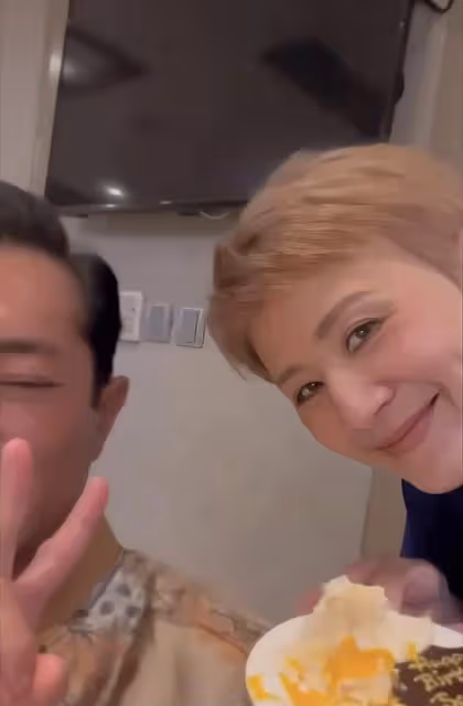 香港知名諧星慶祝生日!58歲仍未與老公領證,與古天樂關係好