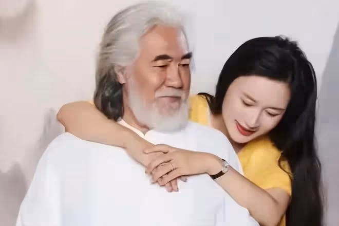 下一個馬蓉?導演張紀中發視頻批評妻子,將上百萬茶葉泡給司機喝