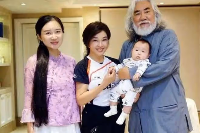 下一個馬蓉?導演張紀中發視頻批評妻子,將上百萬茶葉泡給司機喝