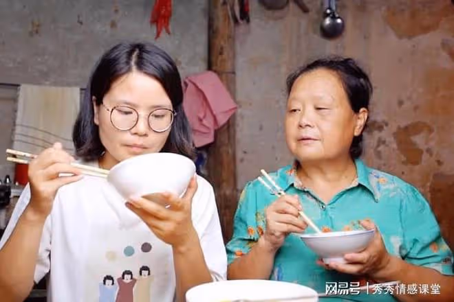 案例：我不要彩禮嫁男友，婆婆婚禮上只給60元改口費：你自願的