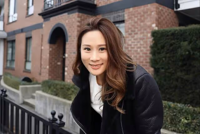 TVB知名女星變火辣人妻，多次否認整容傳聞，隨富商丈夫移居國外