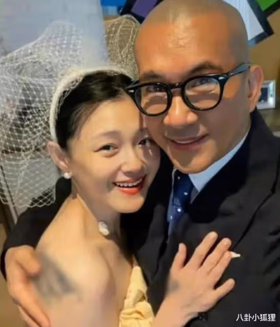 小S仨女兒韓國逛街，17歲大女兒穿著大膽，網友：太妹裝很不得體