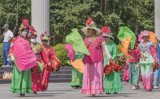 我65歲，和退休金7000的老局長搭夥養老，現在腸子都悔青了
