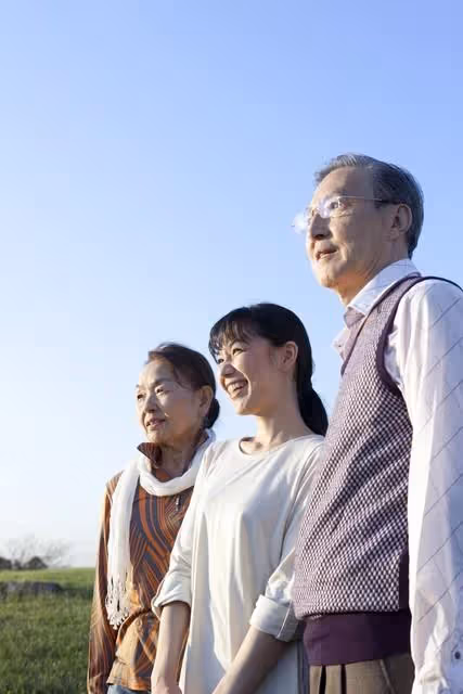 我媽56歲,退休後天天上我家折騰,我生氣說:這是我家不是您家