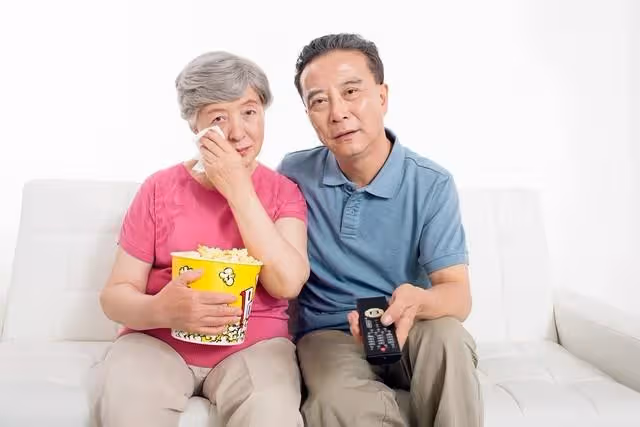 我媽56歲,退休後天天上我家折騰,我生氣說:這是我家不是您家