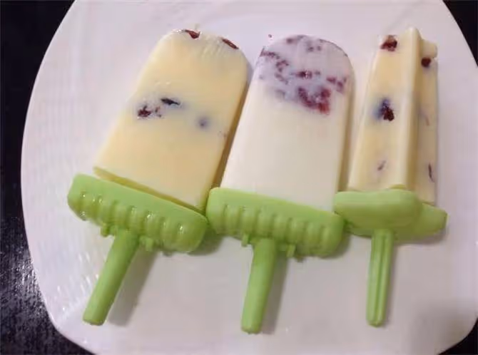 牛奶和糖拌一拌冰一冰，教你最簡單的牛奶雪糕做法，在家就可以做