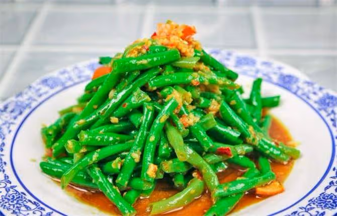 萬萬沒想到,把豆角上鍋蒸一蒸,竟然這麼好吃,每次上桌都光碟