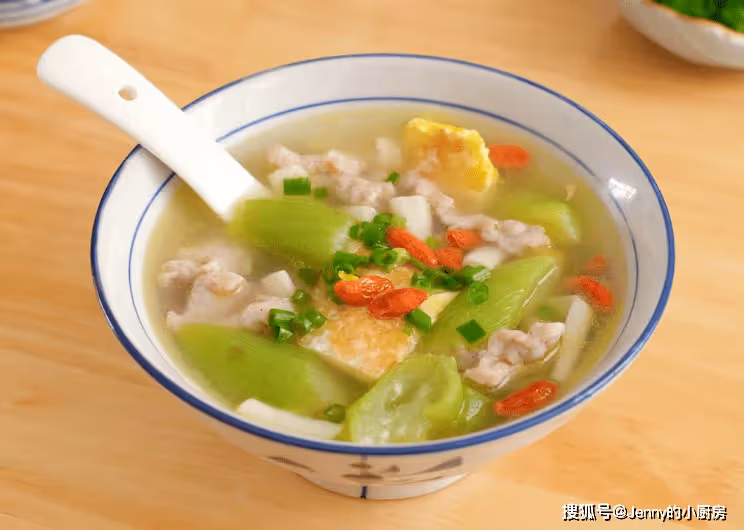 夏天骨湯靠邊站,我家常喝這5道湯,清淡又營養,大人孩子都喜歡