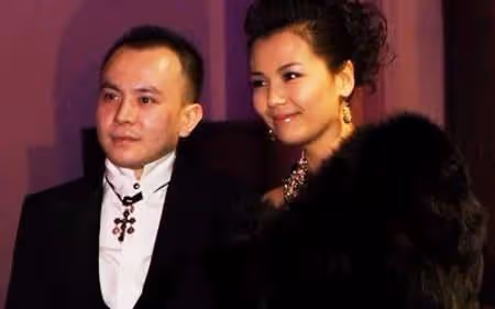 王珂被傳投資再失敗,劉濤深夜發文心態全崩,為老公還債數億太累