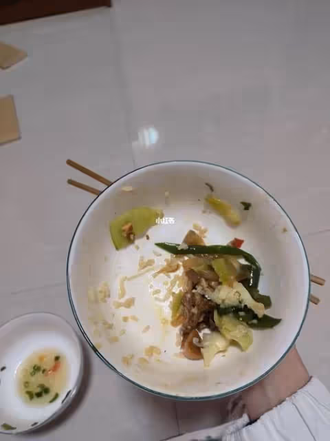 婆家12人聚餐!婆婆「給我880元」買魚蝦雞牛肉 我聽了想笑「打電話訂了12份好料」送來後:他們傻眼了