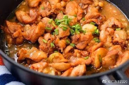 婆家12人聚餐!婆婆「給我880元」買魚蝦雞牛肉 我聽了想笑「打電話訂了12份好料」送來後:他們傻眼了