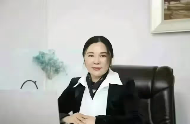 反腐捷報!8月4日下午,近期有14位「母老虎」被查處,反腐不分男女!