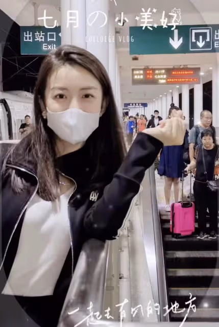 劉和剛攜妻兒去東北度假!老婆素顏膚白貌美,倆兒女和爸爸如複製