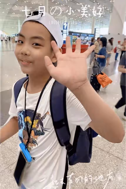 劉和剛攜妻兒去東北度假!老婆素顏膚白貌美,倆兒女和爸爸如複製