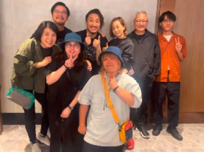 張國榮前任看演唱會仍貌美,三婚老公滿頭白髮,倆女兒精緻似混血