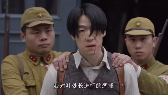 潛行者:太離譜!女銀狐一出場就被葉興城給侵犯了,這劇還能追?