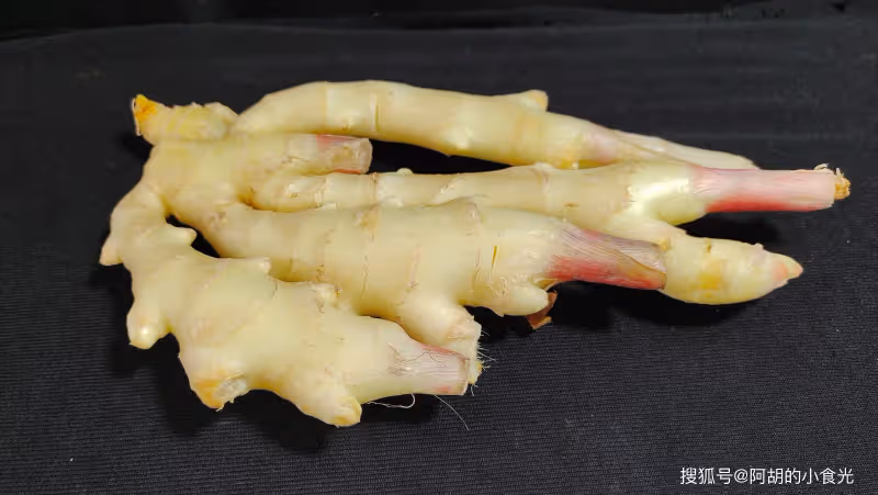這菜吃前嫌棄,吃後叫絕!還是「夏日保健第一菜」,配牛肉脆里有嫩,增香不少