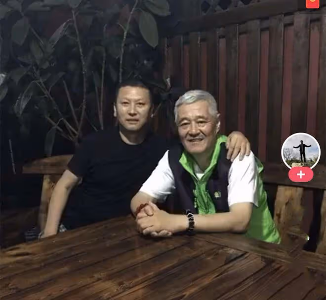 突傳噩耗!網紅「濤哥」去世,百輛豪車送行,曾與趙本山魏三交好