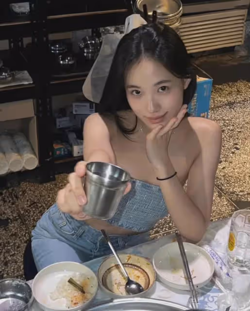 小S女兒又引爭議!現身韓國打扮招搖,兩根繩子捆綁幾乎一絲不掛
