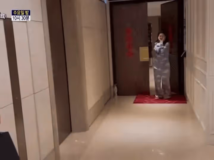 具俊曄哭了，公開和大S重逢的畫面，大S穿著睡衣在家門口迎接