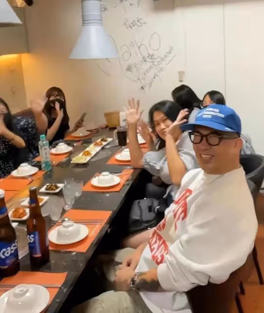 具俊曄首次公布與大S重逢畫面:大S穿睡衣素顏站在家門口落淚