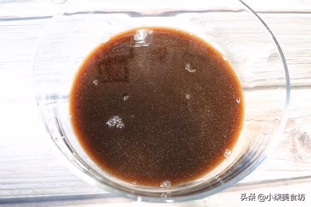 麵粉別只蒸饅頭了,用3個碗一扣,暄軟香甜,出鍋瞬間被掃光
