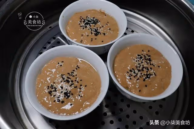 麵粉別只蒸饅頭了,用3個碗一扣,暄軟香甜,出鍋瞬間被掃光