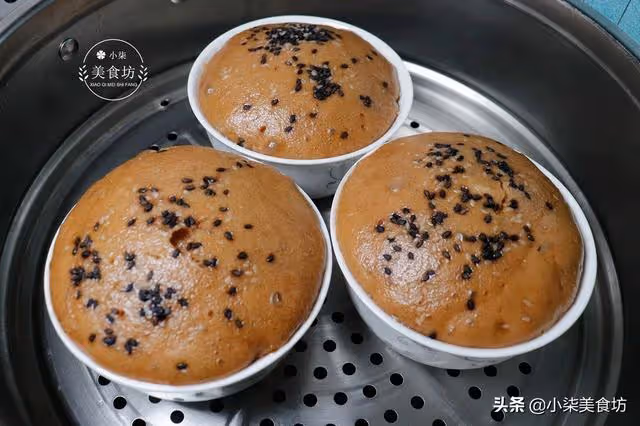 麵粉別只蒸饅頭了,用3個碗一扣,暄軟香甜,出鍋瞬間被掃光