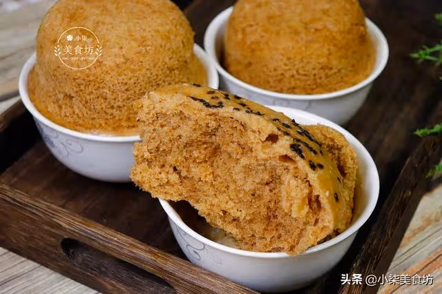 麵粉別只蒸饅頭了,用3個碗一扣,暄軟香甜,出鍋瞬間被掃光