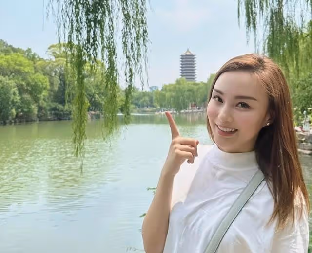 TVB前知名女星息影7年狀態凍齡,嫁富商產下倆兒子,穩固豪門地位