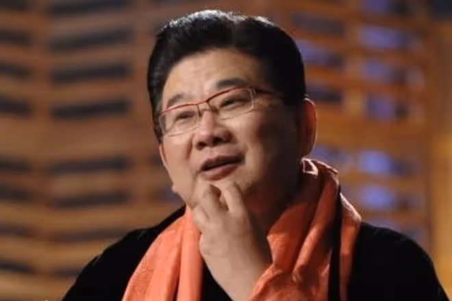 曹可凡罕曬祖孫三代合影!一家人如複製粘貼,18歲兒子氣質憨厚