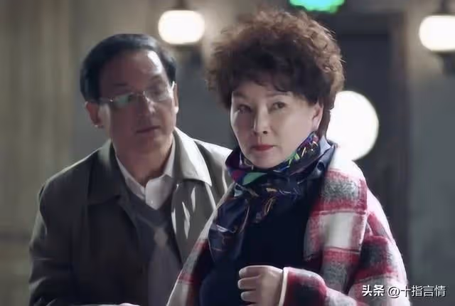 岳母過生日,女婿拎兩箱奶上門,岳母怒斥:糊弄事?女婿:知足吧