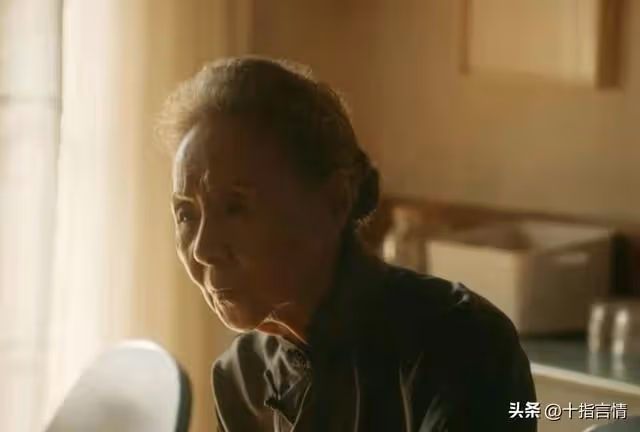手握三千退休金去兒子家養老,不料僅三個月,兒媳:別在我家裝窮