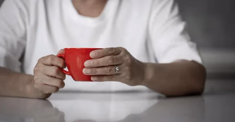 62歲大爺的悔恨：存了十年的養老錢，終究還是百密一疏，擺攤養老