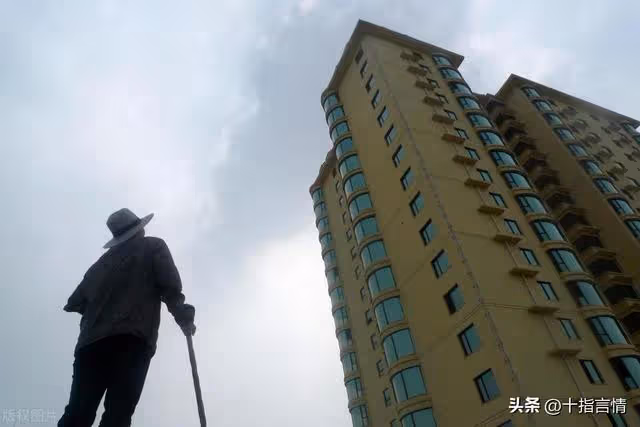 62歲大爺的悔恨:存了十年的養老錢,終究還是百密一疏,擺攤養老