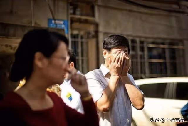 62歲大爺的悔恨:存了十年的養老錢,終究還是百密一疏,擺攤養老