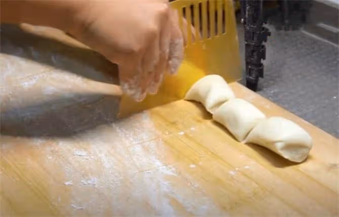 1碗麵粉3勺白糖,不發麵,不醒面,勁道香甜,看一遍就會做