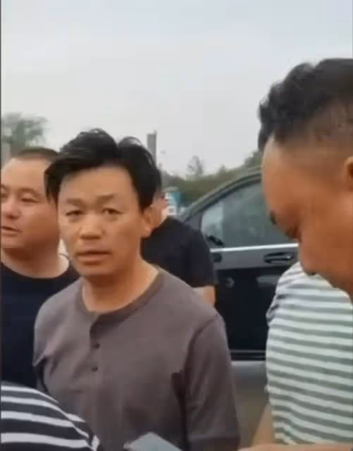 眾多明星為涿州捐贈物資，小楊哥捐款2000萬遭質疑，王寶強太實在