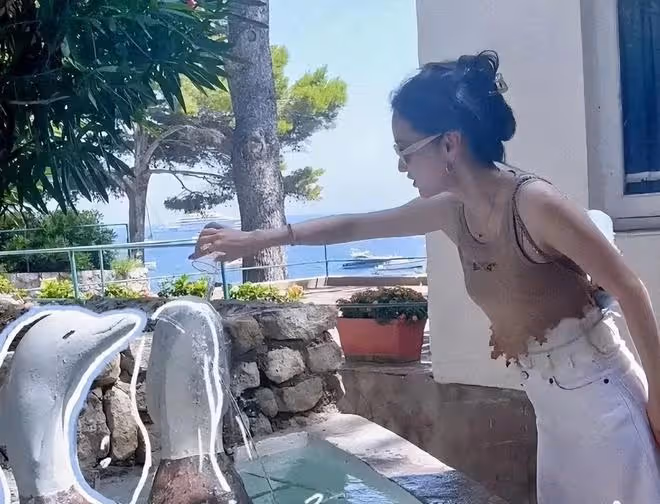 Angelababy曬性感比基尼照,乾癟身材遭嘲諷:難怪曉明要離婚!