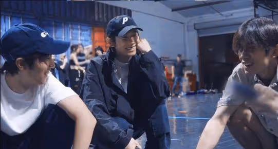 TFBOYS彩排畫面曝光,易烊千璽王俊凱王源有說有笑,破除不和傳聞