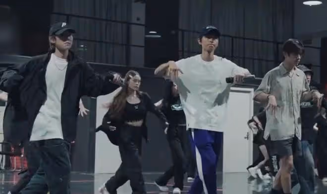 TFBOYS彩排畫面曝光,易烊千璽王俊凱王源有說有笑,破除不和傳聞