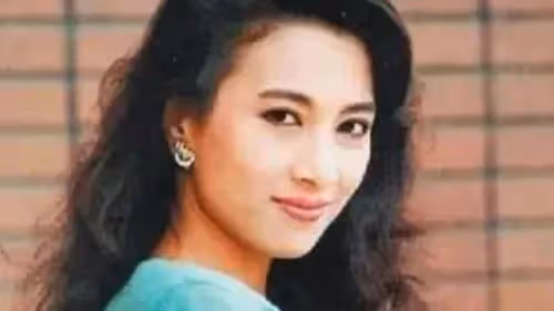 26歲嫁入豪門，五年連生4胎，熬死花心丈夫後，獨攬70億遺產